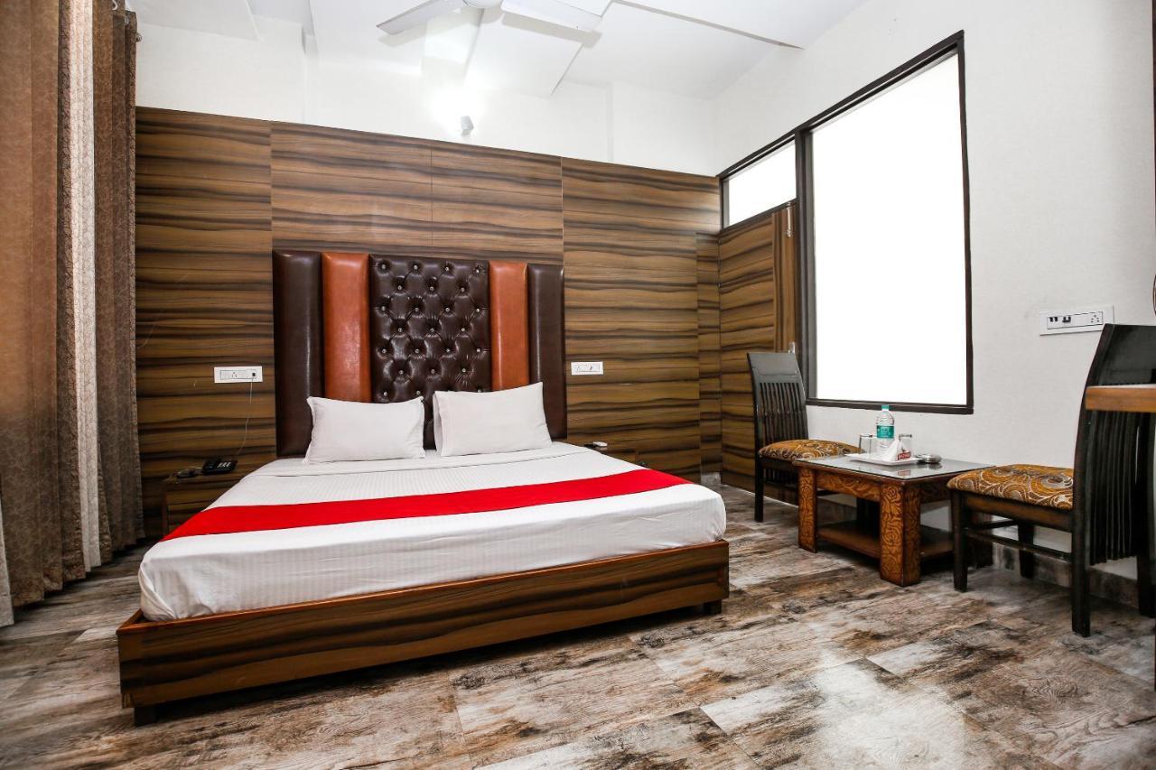 Hotel Hollywood Zirakpur Chandigarh - Family Hotel 외부 사진