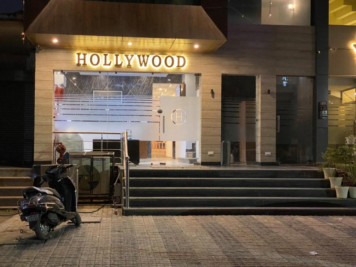 Hotel Hollywood Zirakpur Chandigarh - Family Hotel 외부 사진